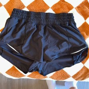 Lululemon Hotty Hot shorts 2.5” high rise
